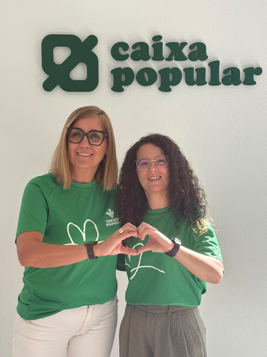 caixapopular's tweet photo. Ens arriben més fotos de companys i companyes a les oficines i als Serveis Centrals donant visibilitat al Dia Solidari de @segurosrga.

Recordem que hui el 20% de les vendes en assegurances van destinades a @_CARITAS per a les persones afectades pels terratrémols de Veneçuela i Colòmbia. 🤝

Gràcies per acompanyar-nos i participar!

#SúmateAlVerde💚