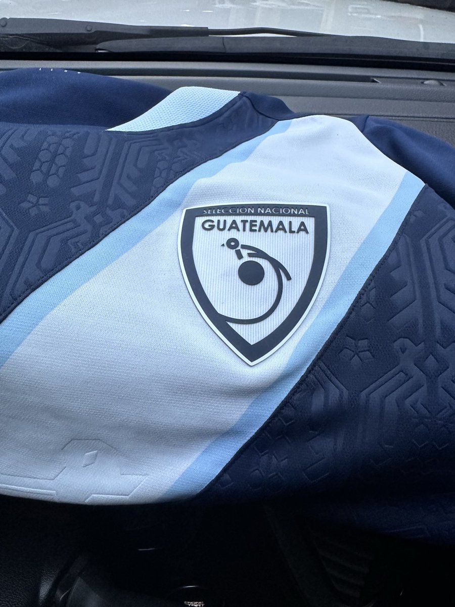 nandoguate's tweet photo. Y acá vamos de nuevo…después no se suban al barco!!! si algunos creen en la “sexta” del barca porque no creer en la selección! #vamosguate https://t.co/JMzPYKH2te