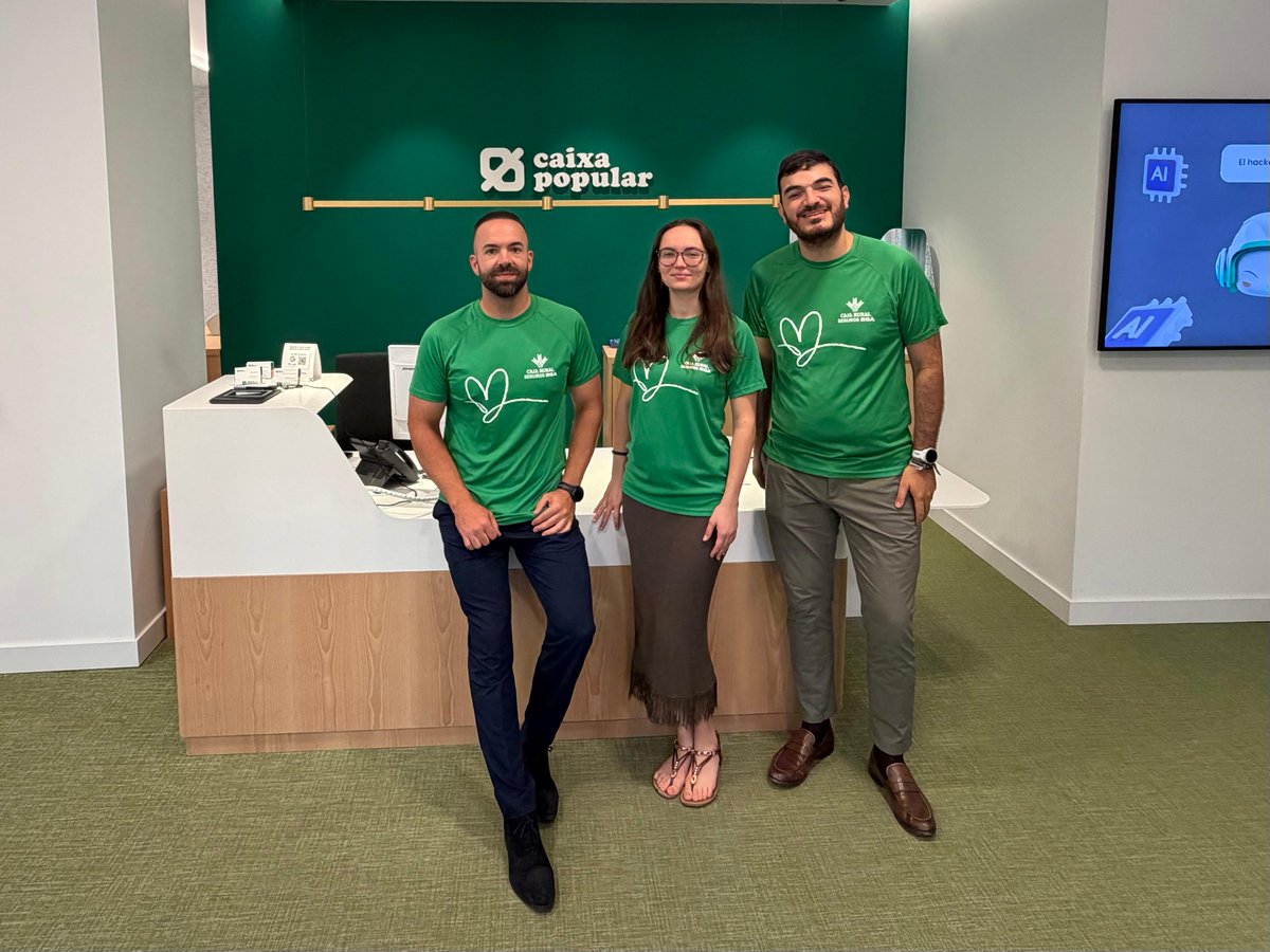 caixapopular's tweet photo. Ens arriben més fotos de companys i companyes a les oficines i als Serveis Centrals donant visibilitat al Dia Solidari de @segurosrga.

Recordem que hui el 20% de les vendes en assegurances van destinades a @_CARITAS per a les persones afectades pels terratrémols de Veneçuela i Colòmbia. 🤝

Gràcies per acompanyar-nos i participar!

#SúmateAlVerde💚