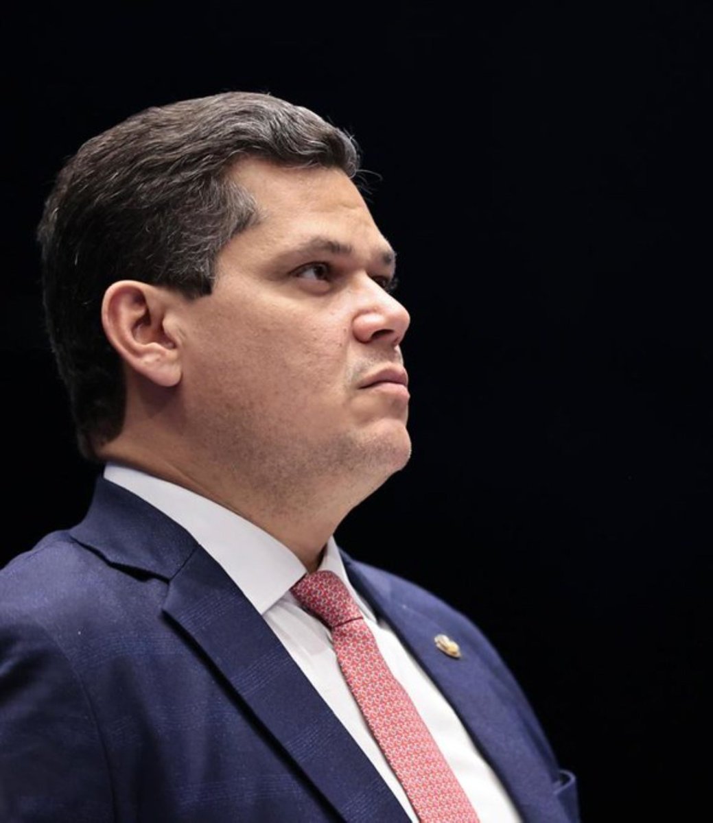 vista_patria's tweet photo. 🚨 Davi Alcolumbre diz que não tem nada de ilegal nas mensagens com Daniel Vorcaro, informa que vai processar a VEJA. https://t.co/ISo0riOpxX