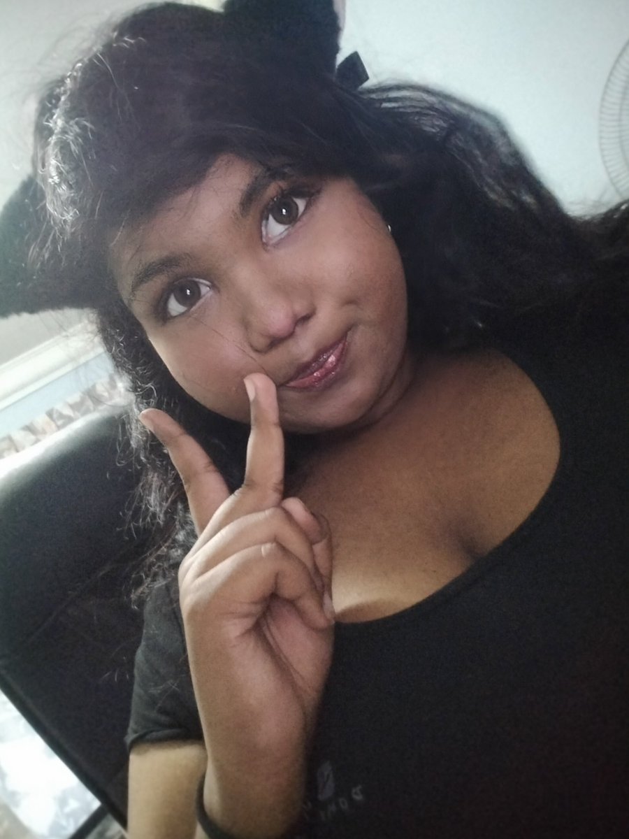 Crizes_'s tweet photo. I'll be your puppy 🐾💋

#puppygirl #winkyface https://t.co/ln5jXJQZii