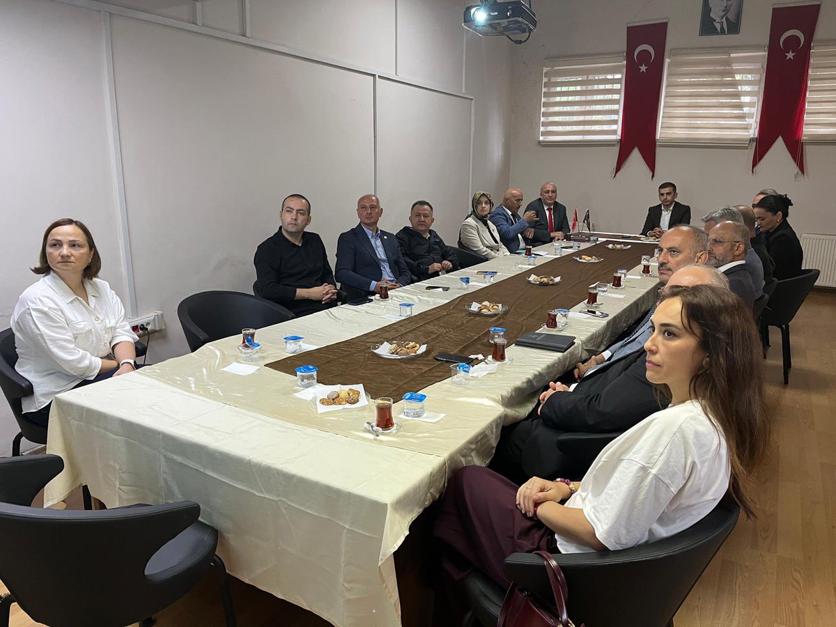 GiresunDsm's tweet photo. 2026 yılı 3. Dönem Koruma Kurulu Toplantısı Cumhuriyet Savcısı Zülfikar Ünal başkanlığında, paydaş kurumların katılımıyla müdürlüğümüzde gerçekleştirilmiştir. 
#cte
#DenetimliSerbestlik
#KorumaKurulu
#ToplumaGüvenBireyeUmut https://t.co/GwFASU09I5