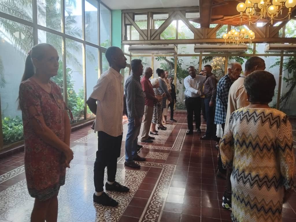 WalterNoris's tweet photo. En este año que conmemoramos los #100AñosConFidel ratificamos el compromiso que tienen los @cdr_cuba desde #Camagüey con defender esta obra de infinito amor, con defender esta maravillosa obra que se llama Revolución. #PorCamagüeyTodo 
#LaPatriaSeDefiende https://t.co/AgbkbrlNd8