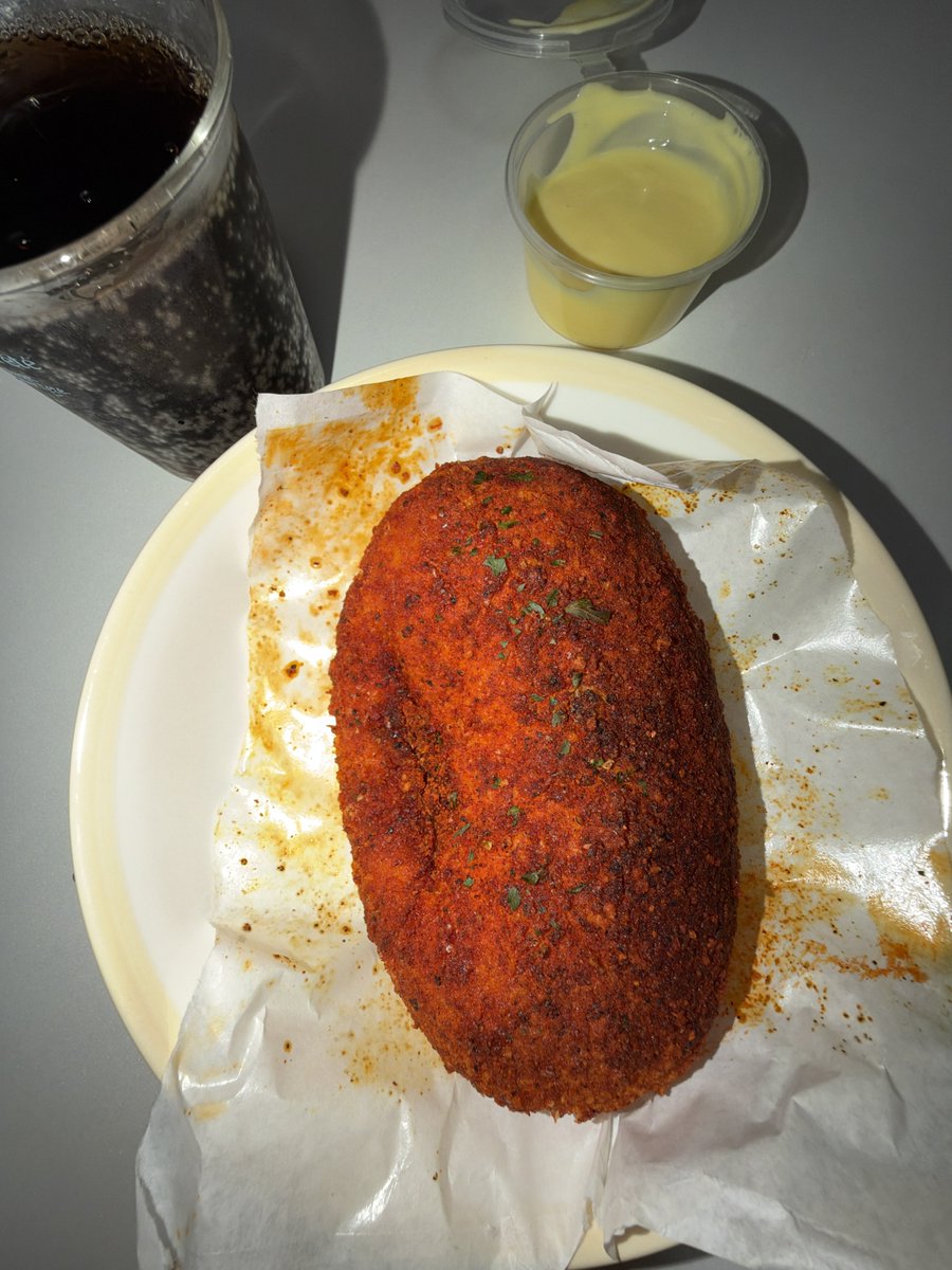 abckims's tweet photo. 하츠베이커리 칠리스소금빵 완저니 미친넘이네.,.,,.. https://t.co/uCMqrsHM1u