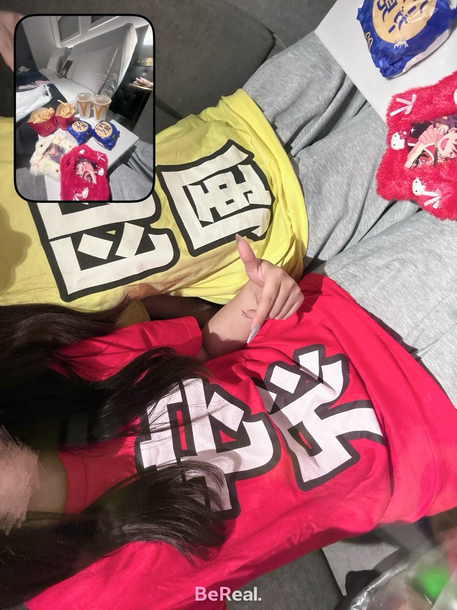rkw4w's tweet photo. メンカラ苗字Tシャツ👕❤️💛 https://t.co/ic9wiZeENG