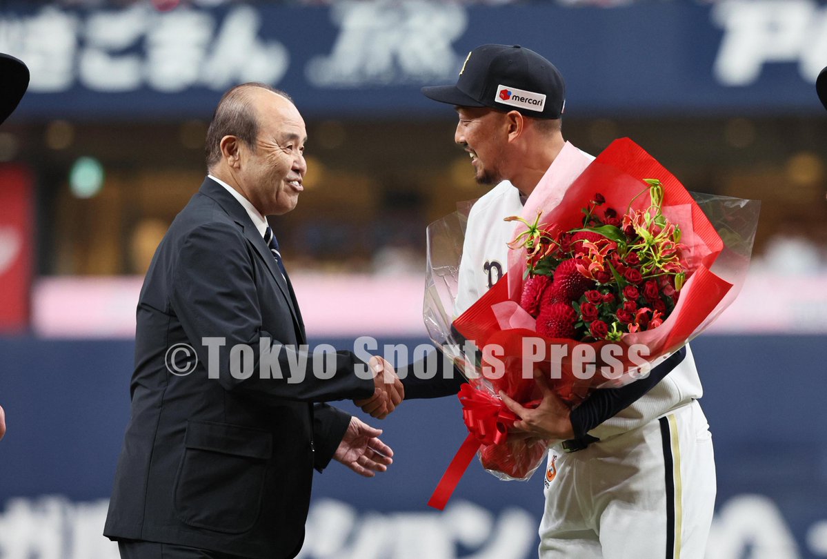 tospophoto's tweet photo. 【プロ野球】2026年9月25日
オリックス 平野佳寿引退セレモニー

#平野佳寿 #金子千尋 #岸田護監督 #岡田彰布顧問　

#オリックス #ORIX #Bs2026 #東スポ https://t.co/8iLv6mfVh2
