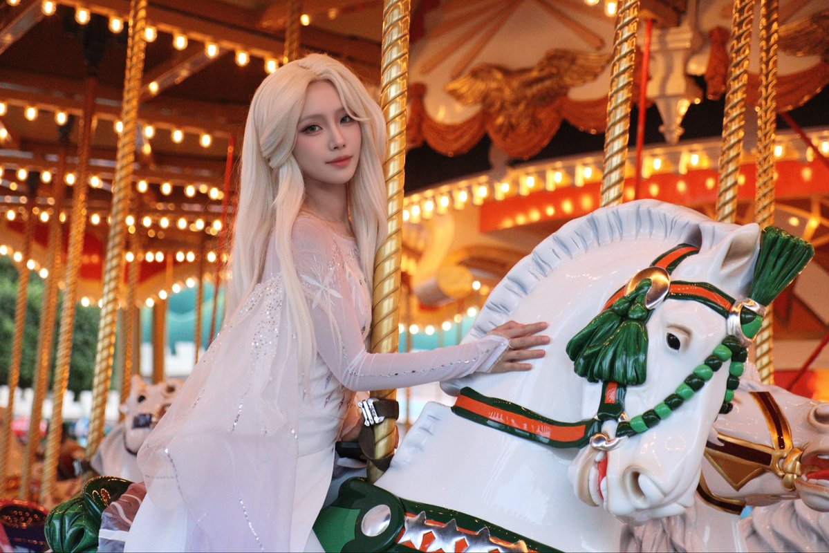 mizka_cos's tweet photo. #Dハロ仮装2026 

3インパ目は精霊エルサでした〜‼️
初仮装から2年を経て、久々にパークで袖を通しました❄️

初期から仲良くしていただいてる方は、私のこと精霊エルサで覚えてくれがちなんじゃないかしら😳 https://t.co/0BynMG79Db