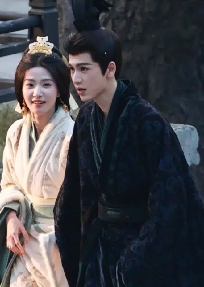 untamedyouths's tweet photo. the fact they were ACTUALLY paired together as main leads https://t.co/fpsrRn2jMW