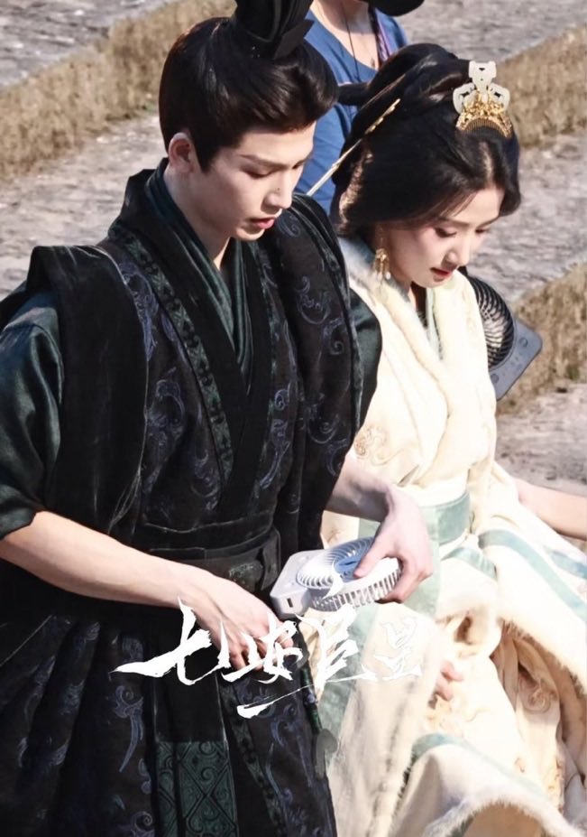 untamedyouths's tweet photo. the fact they were ACTUALLY paired together as main leads https://t.co/fpsrRn2jMW