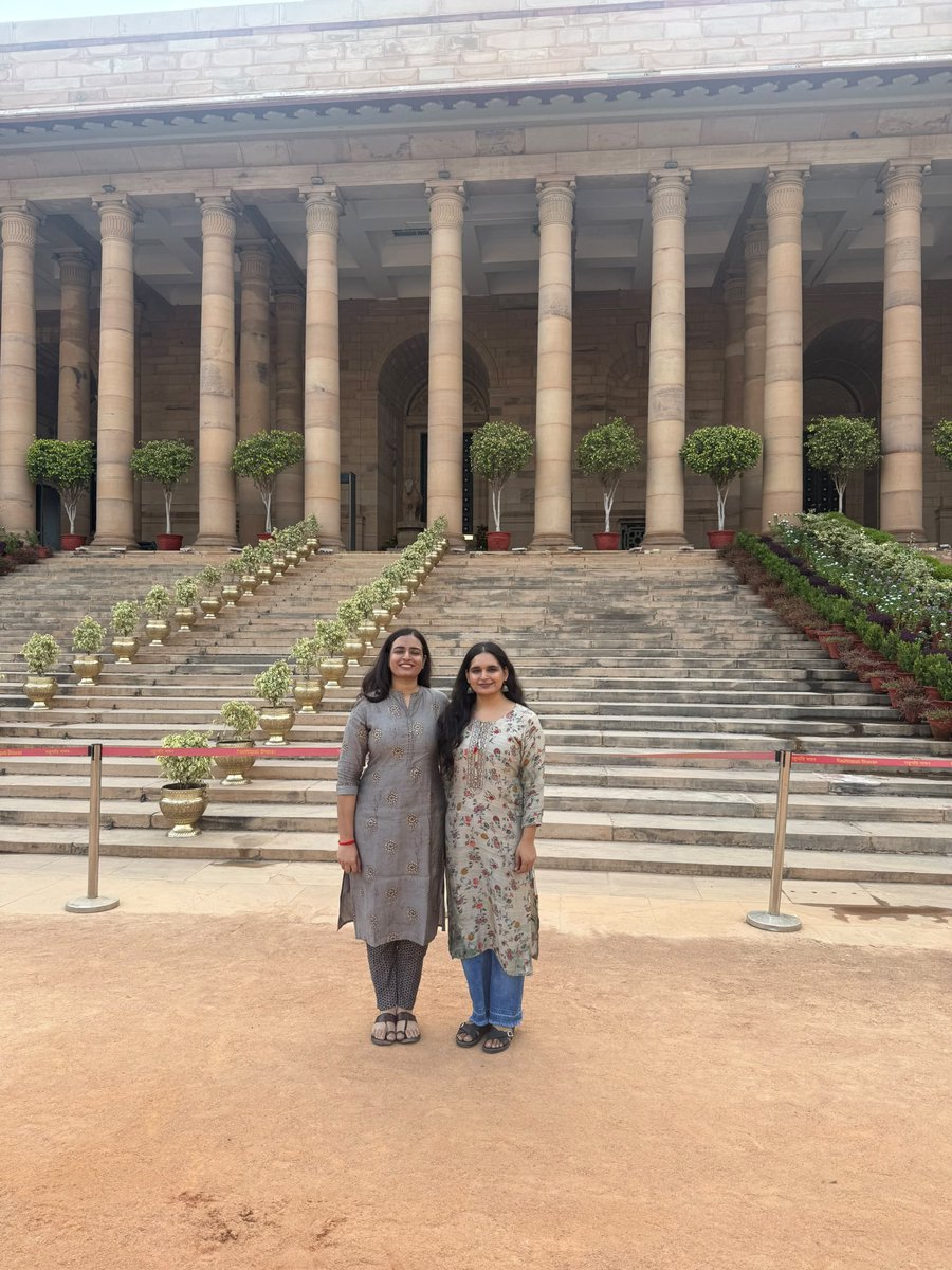 GayatriMis81's tweet photo. We have pledged to return back to this place asap. @rashtrapatibhvn you didn't meet us Madam but we will return back as officers to meet you.
#اليوم_الوطني_السعودي_٩٦ #पंडित_दीनदयाल_उपाध्याय #simyoPackRealme16Pro #Österreich #HuracánPolo https://t.co/fcLMdiPQwR
