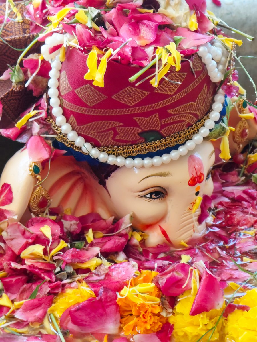 krunaldave03's tweet photo. Pudhchya varshi Lavkar ya 🌺🙏🏻 https://t.co/TPo0QnD3Uu