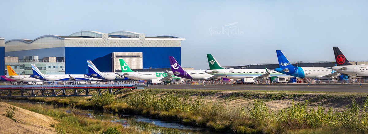 Frenchpainter's tweet photo. Panorama of the #A321Neo flightline on the final assembly line in #Toulouse this morning. ✈️ #A321XLR https://t.co/R2T9pdMpw6