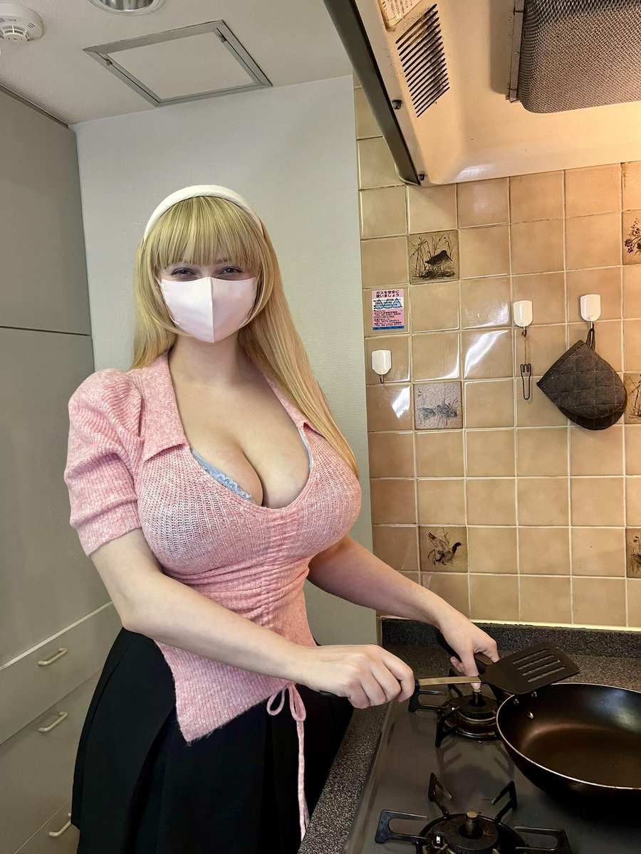 uuu_d0's tweet photo. 私はアメリカ人女性だけど
日本人の男性と付き合いたいです！

日本人男性は全然興味を持ってくれないけど… https://t.co/HReiMLkfb7