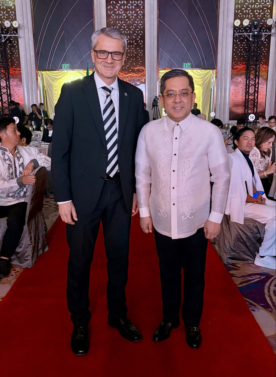 CZAmbManila's tweet photo. Tonight, I had the opportunity to personally congratulate @ChairGEGarcia of the @COMELEC for the execution of the historic #BARMM elections. Czechia 🇨🇿 will continue supporting the development of the region directly as well as through the #EU. 
🇨🇿🤝🇵🇭🤝🇪🇺
@EUinthePH https://t.co/CCvDHHr4Z0
