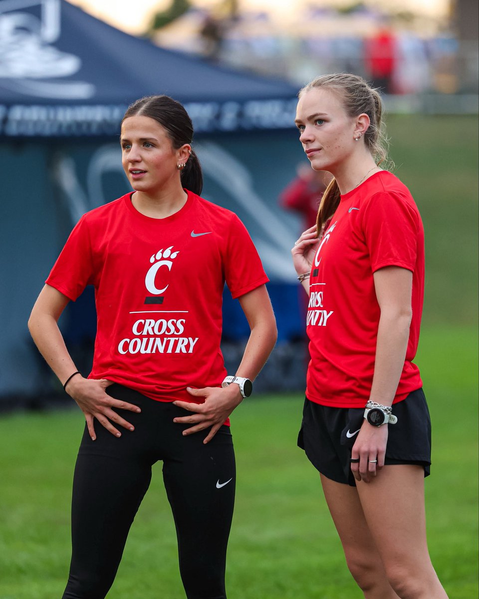 GoBearcatsTFXC's tweet photo. Almost that time ⏰🙂‍↔️ https://t.co/pcP7K07wm6