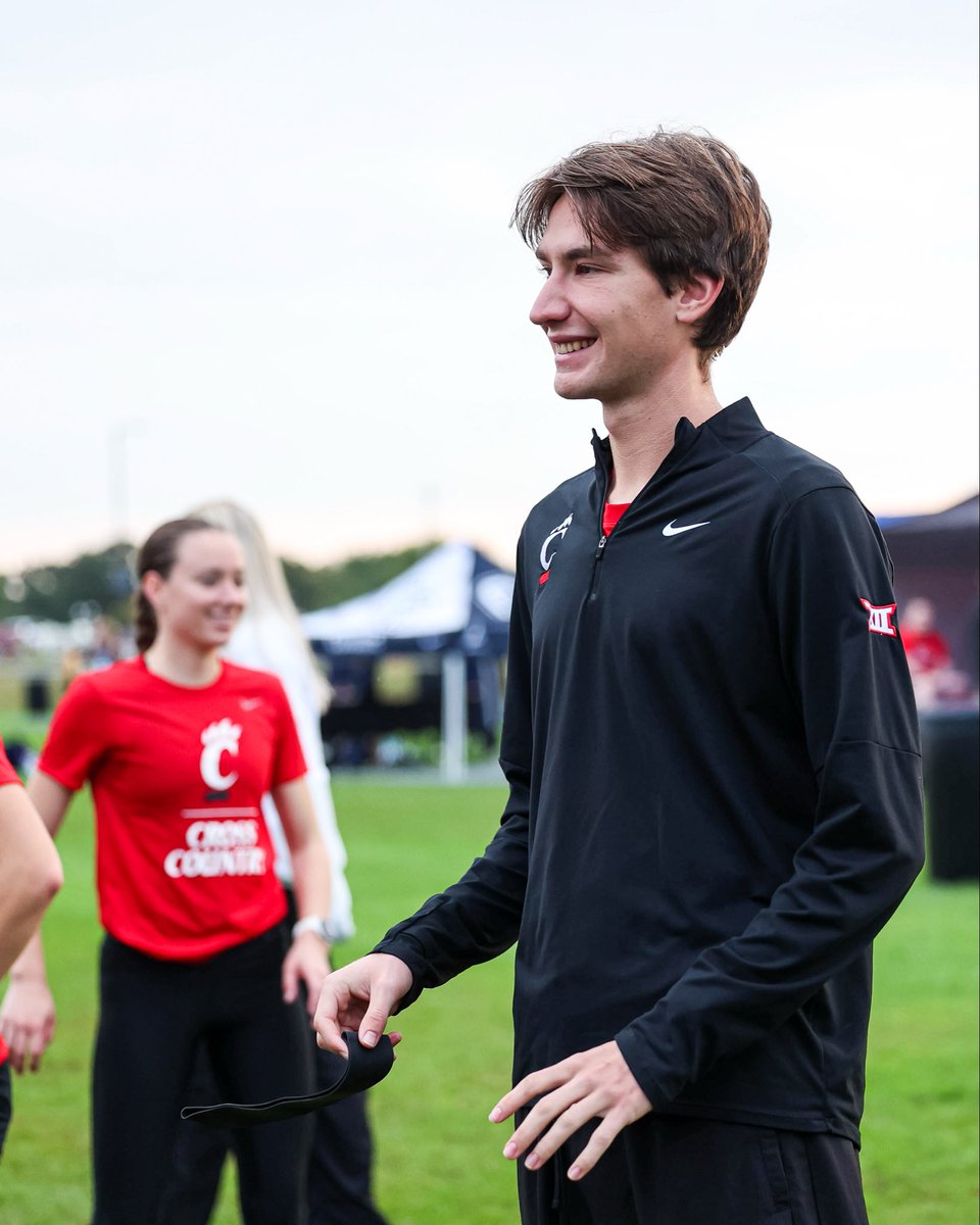 GoBearcatsTFXC's tweet photo. Almost that time ⏰🙂‍↔️ https://t.co/pcP7K07wm6