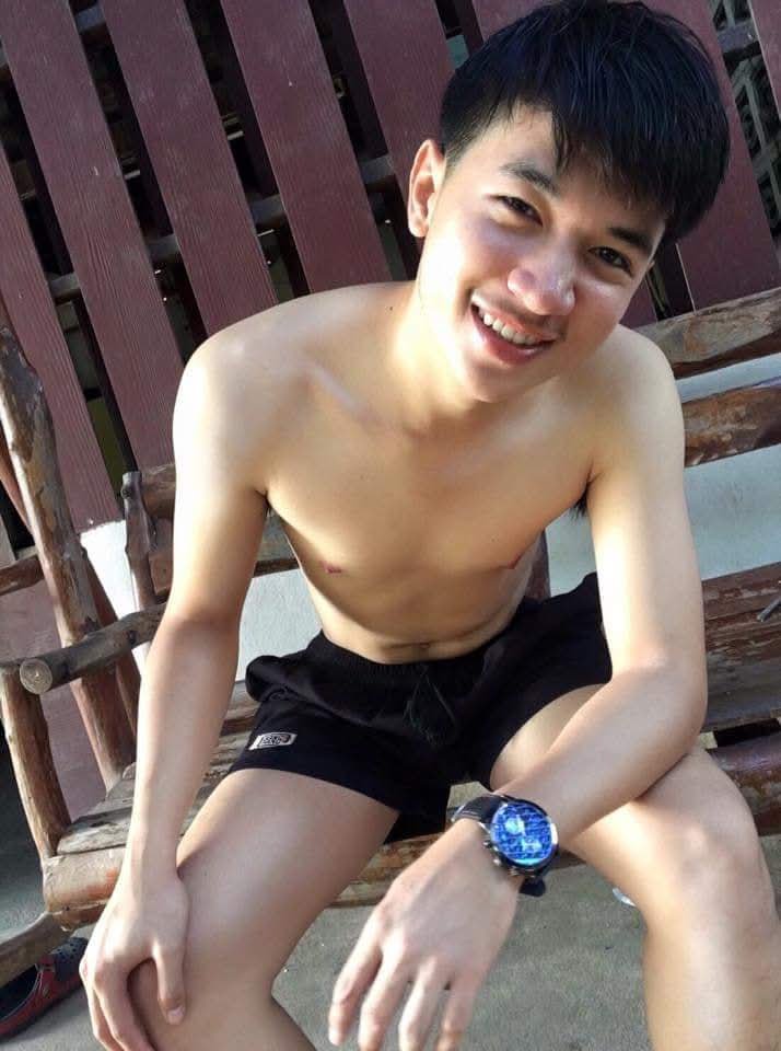 oDmLeHfc1byZ48E's tweet photo. เริ่มถอดแล้วนะ😘😘 https://t.co/3owOcGmEEv