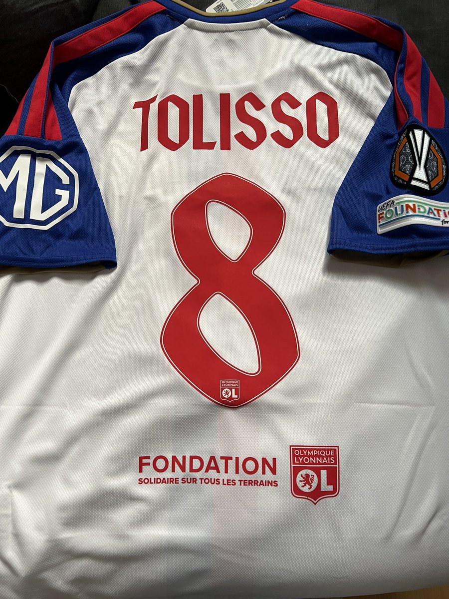 AurelKillmonger's tweet photo. 47ème maillot @OL💪❤️💙 #TeamOL https://t.co/W4srWRRifa
