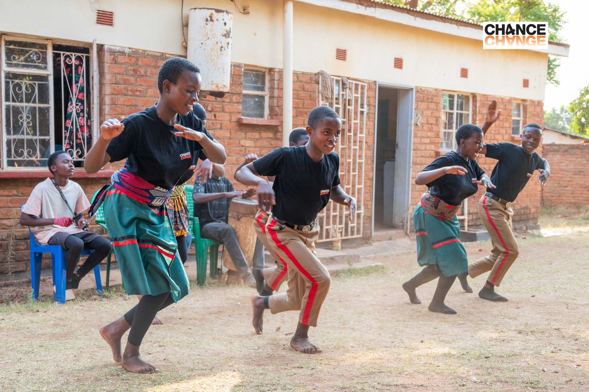 C4CMalawi's tweet photo. Magule achikhalidwe chathu amathandizira achinyamata kugwiritsa bwino ntchito nthawi yawo ndiponso kuphunzira, kuzindikira ndikupititsa patsogolo luso lawo.

#PioneersOfChangeProgram
 #C4CMalawi
 #girls
 #GirlChildRights 
#GirlChildSafety #Mwayiwosintha https://t.co/kYZKNSW8wx