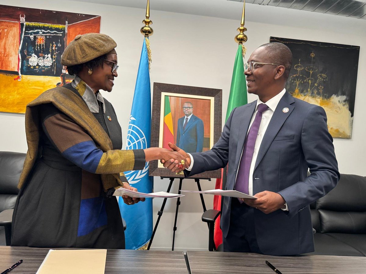 Winnie_Byanyima's tweet photo. So pleased to welcome this generous contribution to @UNAIDS from Benin during #UNGA81. At a time when global health financing is under pressure, 🇧🇯 is sending a clear message: the fight against AIDS is not over. We are deeply grateful for this partnership, which will help protect hard-won gains, accelerate progress towards ending AIDS and ensure that no one is left behind. #UnitedToEndAIDS @gouvbenin
🔗 https://t.co/p1WDB1C86T