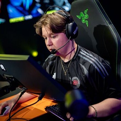 20shwn's tweet photo. 🚨 KOZZY TO GENTLE MATES 🇫🇷 🚨

kozzy 🇷🇴 has reached a verbal agreement to join Gentle Mates 🇫🇷 ahead of the 2027 VCT season, according to Sheep Esports. 📝

The 16-year-old Romanian player drew interest from several teams during the offseason after an impressive 2026 season with Enterprise Esports. 🔄

kozzy won VCL EMEA Stage 1 and Stage 3 with Enterprise and helped the team become the first Challengers team from any region to qualify for VCT Stage 2 Playoffs, where they finished 5th-6th in EMEA. 🏆🔥

(via @anonimotum)

#VALORANT 🎮 #VCT 🏆 #M8 #VCT2027 🚀