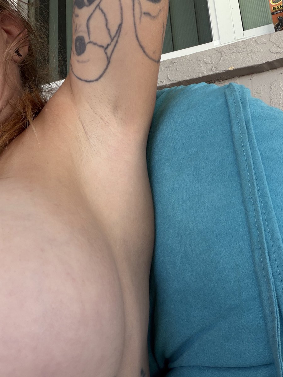CopperKissesXO's tweet photo. Good morning 😏

Apparently everyone has that one thing they can’t resist…

Could this be yours? 🫣

#CopperKisses #ArmpitLover #ArmpitFetish #MatureWoman https://t.co/8SzWTmkSC7