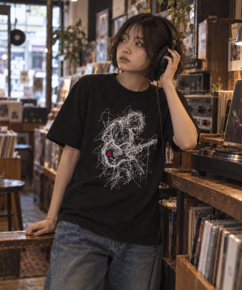 IROHworks's tweet photo. DIG DEEPER.

表通りにはない音を探す。

USAGI32 / SCRIBBLE ART
GUITAR EDITION
#USAGI32 #Streetfashion https://t.co/gpJ2uyTEki