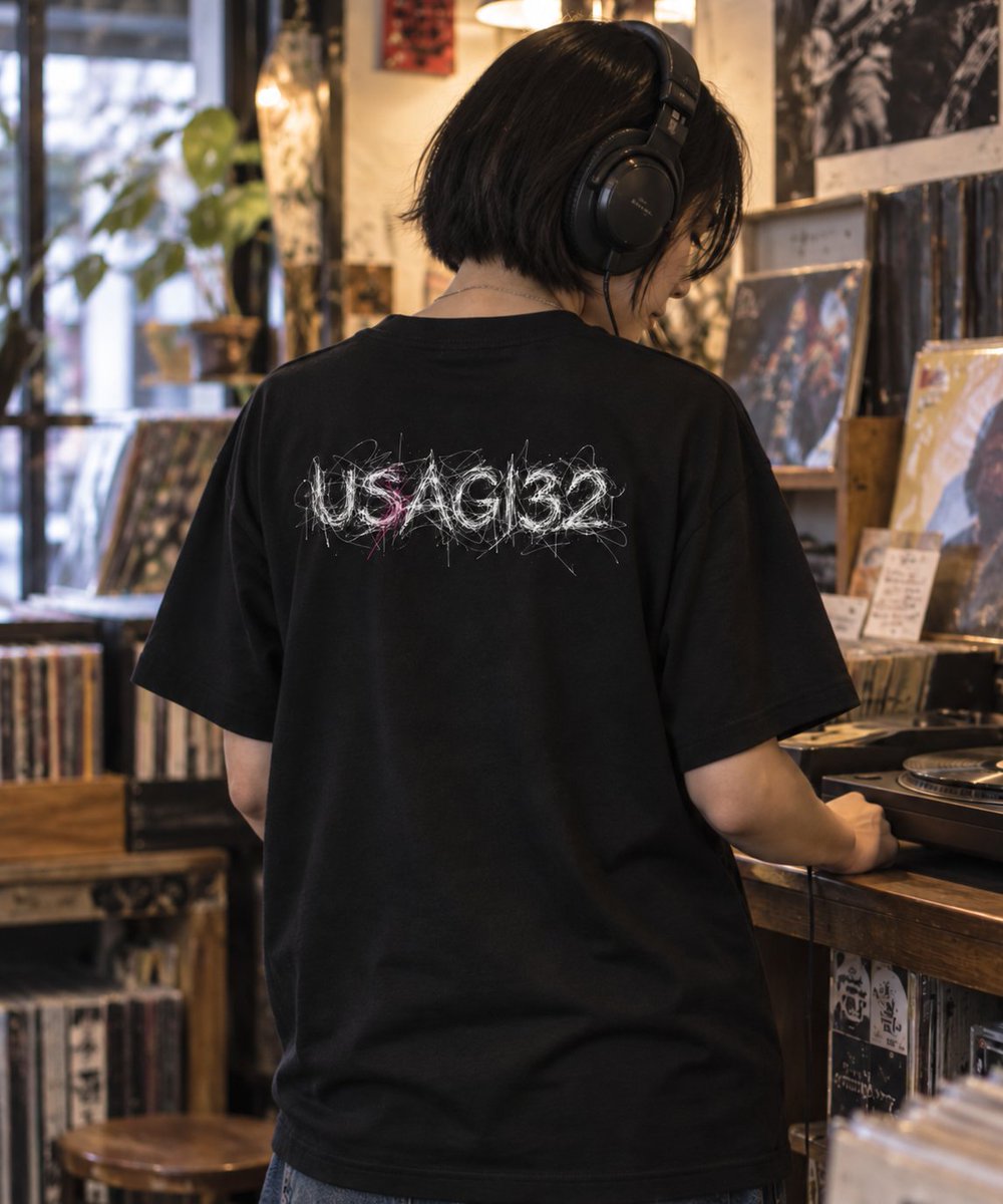 IROHworks's tweet photo. DIG DEEPER.

表通りにはない音を探す。

USAGI32 / SCRIBBLE ART
GUITAR EDITION
#USAGI32 #Streetfashion https://t.co/gpJ2uyTEki