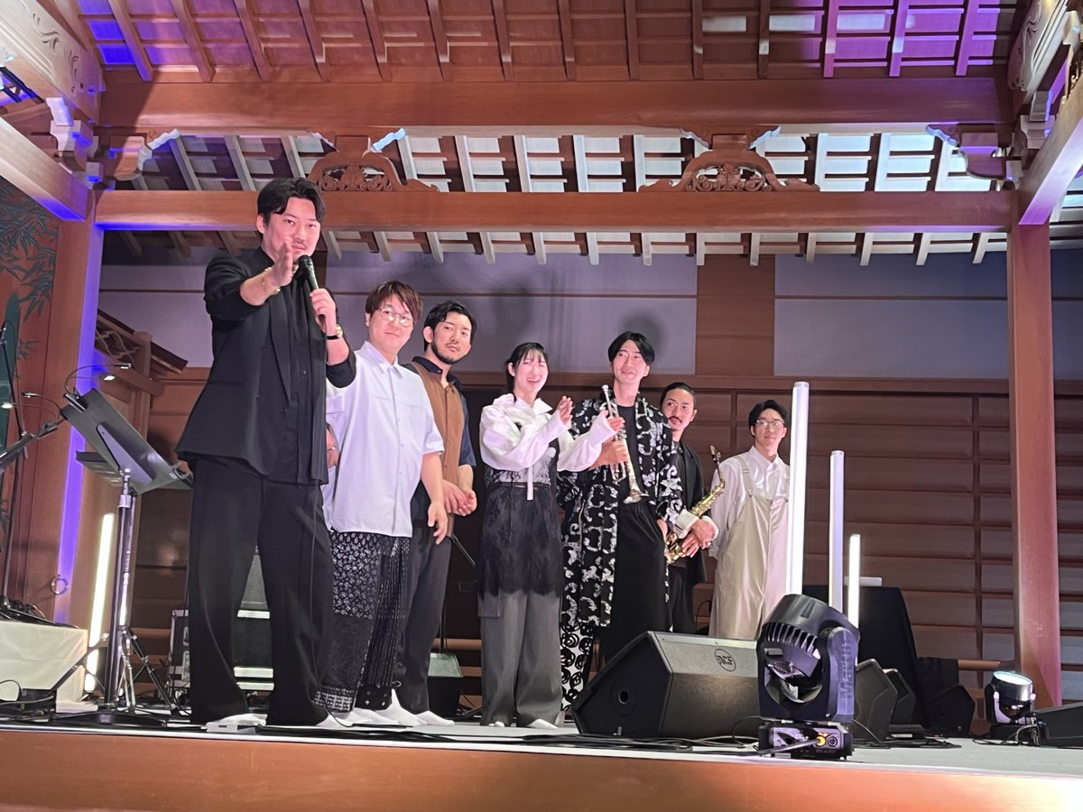 MK_Ukj's tweet photo. 能楽堂でのJazz, 
誠に乙なものでございました。
小西遼さんのSaxはもとより、
ゲストトランペッターの曽根麻央さん
ピアノの渡辺翔太さん、ベースの古木佳祐さん、ドラムス工藤明さん、お若いのに抜群のテクニックとグルーヴで、スタンダードやポピュラーソングからのJAZZアレンジ、堪能しました！ https://t.co/ZGnukGFMbH