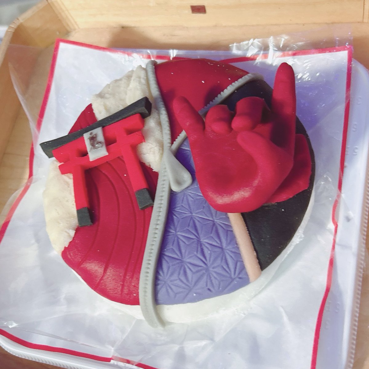 krwan__01's tweet photo. 幽さん、お誕生日おめでとうございます🙇🏻‍♀️⛩
写真はお誕生日ケーキです‼️
全て羽二重餅です🍡

#印南幽生誕祭2026
#印南幽誕生祭2026 https://t.co/vSZgBn9bEI