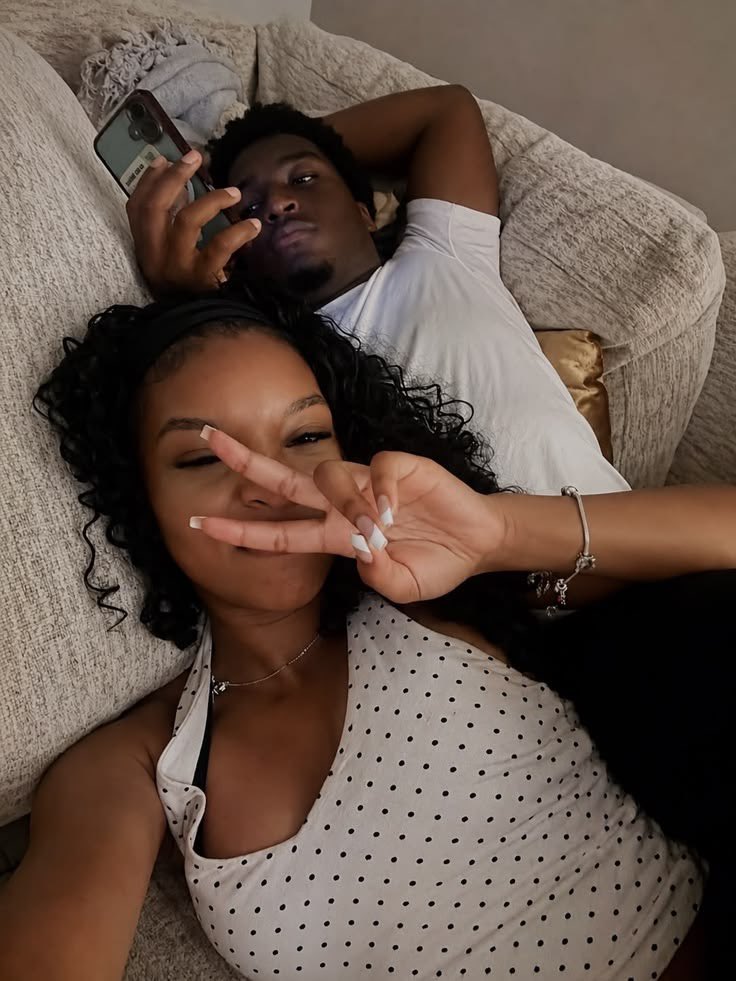 Datsme147's tweet photo. I don’t mind staying all day long with LOML❤️🥰💯 https://t.co/zgj1tltP5y