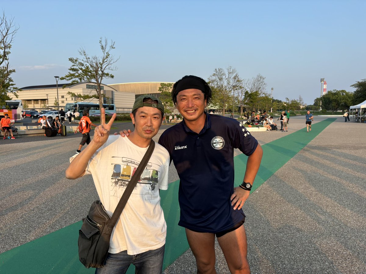 saitoshogo1005's tweet photo. 【鈴鹿】アトレチコ鈴鹿クラブサポーターの皆様。

初めまして、シンガーの斉藤省悟です。

加藤順大コーチとのご縁があり、ホーム最終戦、ライブさせて頂くことが決まりました。

フットボールが繋いでくれたご縁を大切に、クラブがある喜びを精一杯体現します！
よろしくお願いします！ https://t.co/FW8PjBJb6j