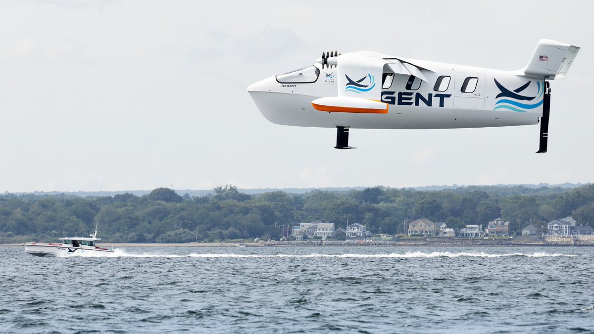 regentcraft's tweet photo. Flying into the fall weather 🍁 https://t.co/ynDYtyekT9