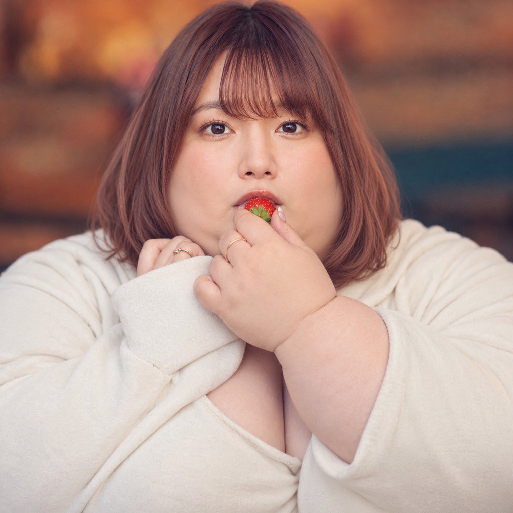 tansi0046's tweet photo. あらゆる可愛い子やヒロインも務めていた女性声優がパンパンのおデブに…
ブックブクに激太りをし、今では立派なブタちゃんに…だらしなく贅肉を纏わせて本当可愛い♡ https://t.co/vPML46HpEM