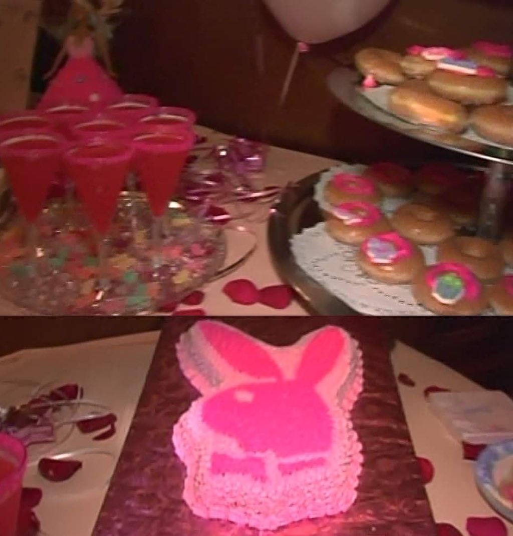 y2kgyarubarbie's tweet photo. Bridget's Birthday Party in the unaired GND pilot 🐰🎀🧁 https://t.co/YsTAU6D0Tu