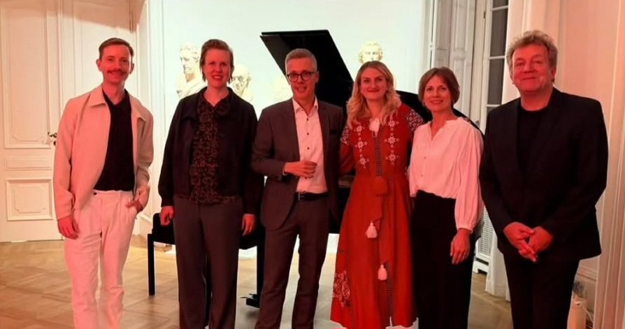 PLInstitut_Dues's tweet photo. Was für ein magischer, tief berührender Abend gestern im Goethe-Museum Düsseldorf 🎶. 

Unter dem Titel „Maria Szymanowska – Virtuosin und Pionierin der Goethezeit“ tauchten wir gestern Abend im Schloss Jägerhof in das faszinierende Leben der ersten europäischen Klavier-Ikone. https://t.co/HvzSwK6y5a
