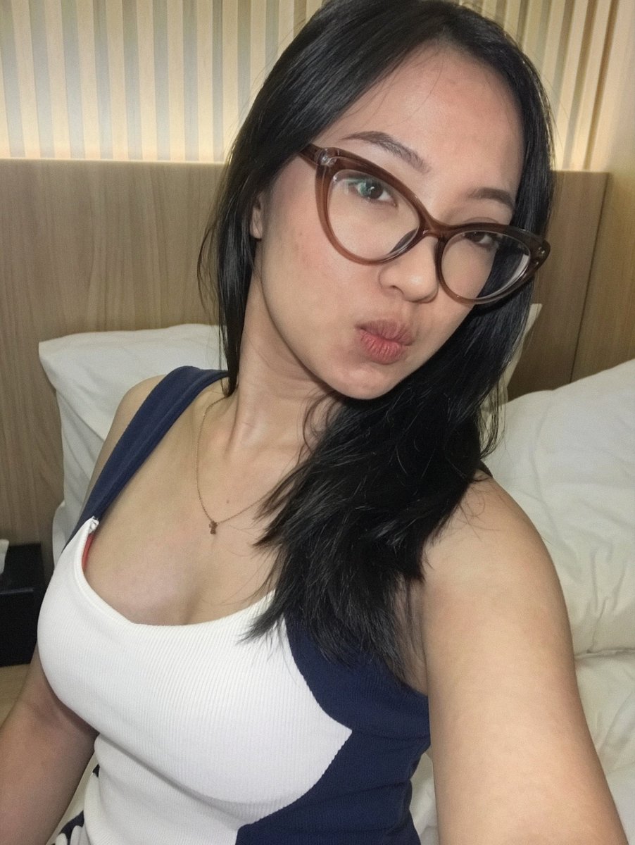 queanaphrodite's tweet photo. cowok kalau pakai parfum ini bahaya banget! kita yg nyium tuh ga kuat😭 https://t.co/eVZRAJmtjl