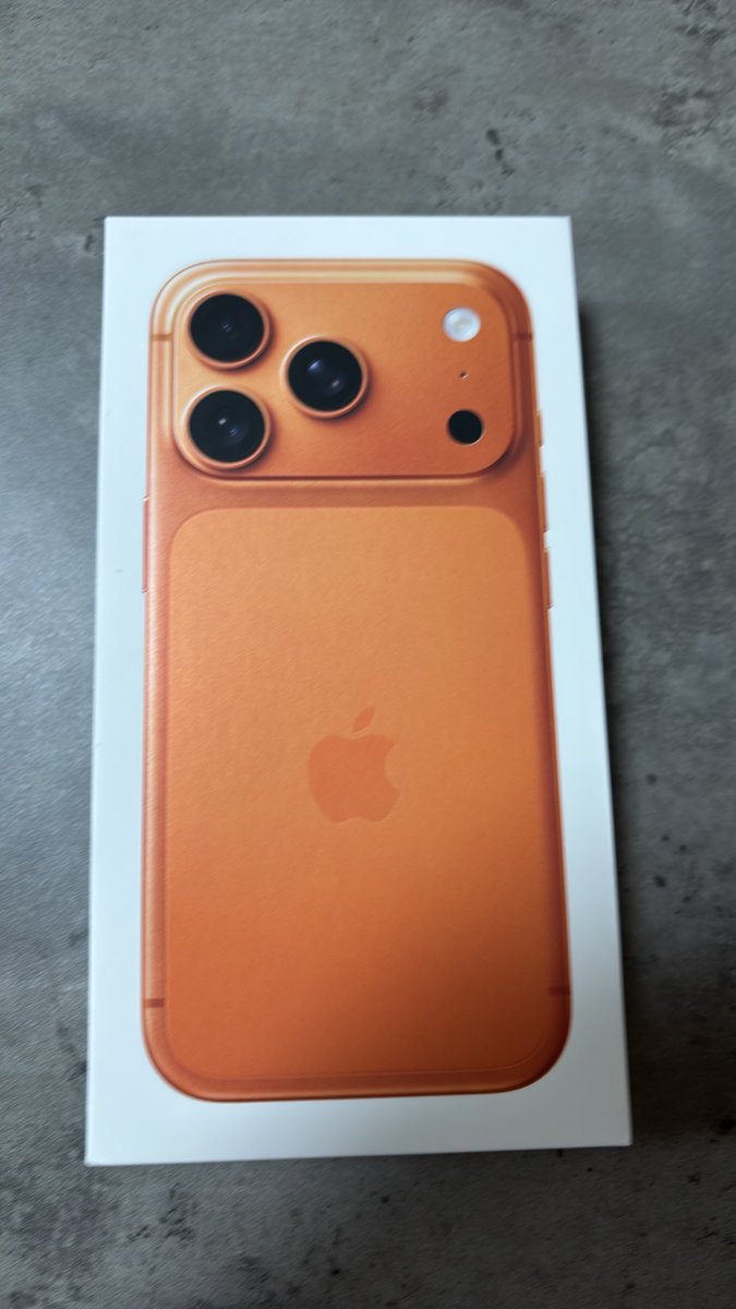 harhar032403's tweet photo. iPhone17PRO届いてた！開封は明日❤️ https://t.co/JoNDquqpVg