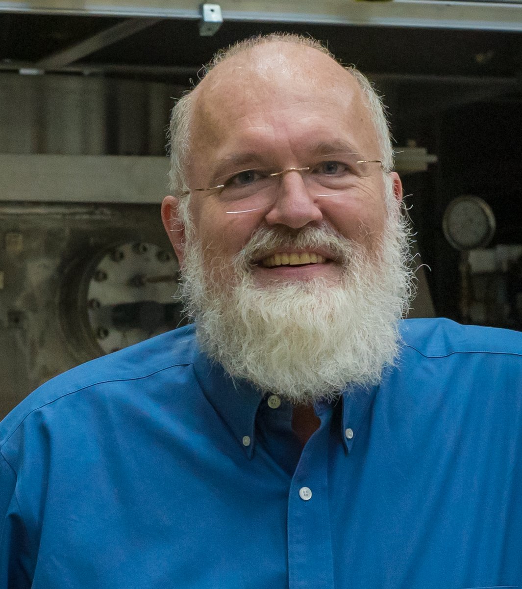 NationalMagLab's tweet photo. Tying together history, art, and science, Director Emeritus Greg Boebinger explores "The Many Frontiers of High Magnetic Field Research." 
Check out his recent talk at the Tallahassee Scientific Society's 'Science Salon:'
https://t.co/i8iqebRYIF https://t.co/NPNBXvyZnC
