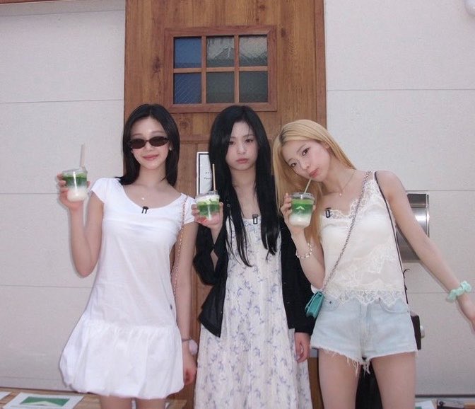 jennivers3's tweet photo. ruphajung em um date é tipo de coisa que deixa meu coração quentinho💗 https://t.co/wTwnZncB4W