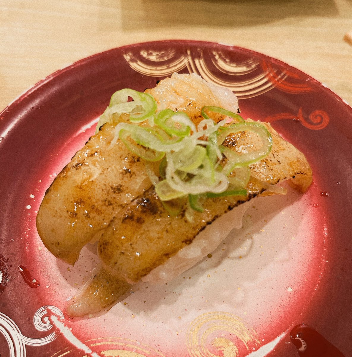 mkhO_O's tweet photo. トリトンのあんバターいももちを食べてください
飛びますよ💨 https://t.co/Rc9dvwKWsb