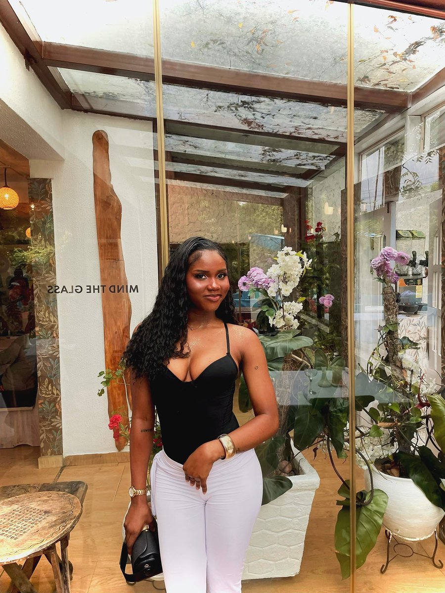 Daveenaa__'s tweet photo. brunch-ing https://t.co/scHaxhihA1