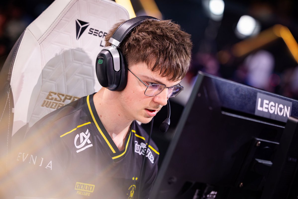 optimistlevrai's tweet photo. [SOURCES] Zen 🇫🇷 is excepted to stay in the hive for the RLCS 2027. https://t.co/Thyj1QlCrR
