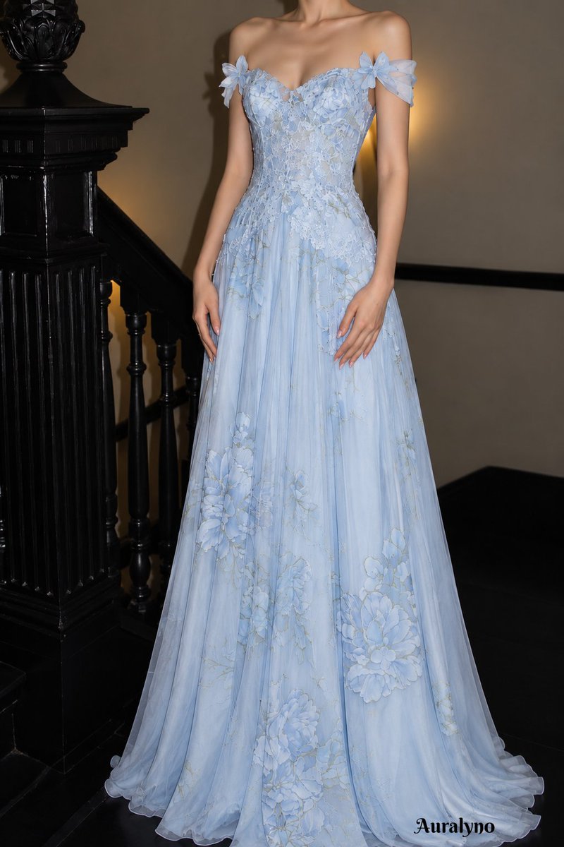 Auralyn0's tweet photo. Modern-day Cinderella 💎 https://t.co/XhaG24XAVz