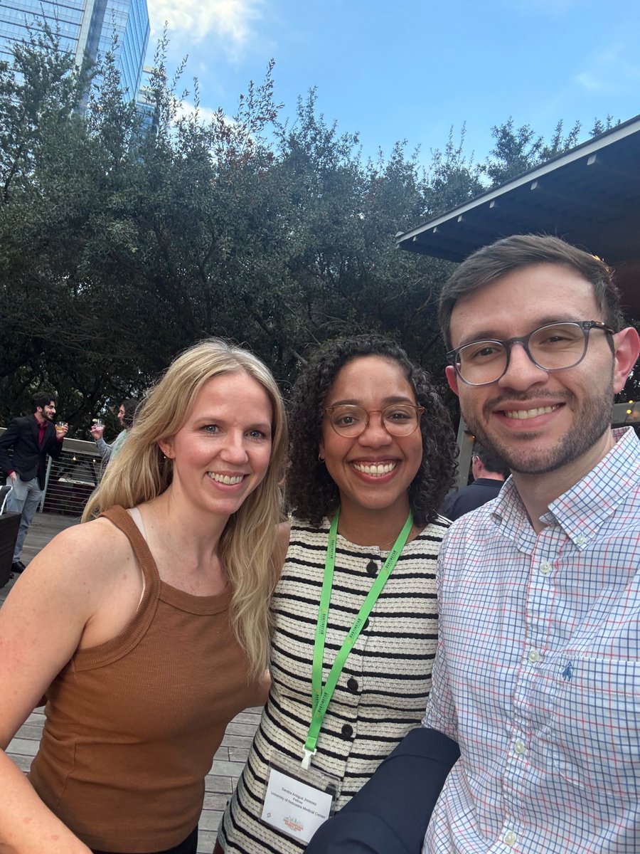 UNMCMovementDis's tweet photo. Dr Amy Hellman, director of our #HDSA Center or Excellence at #UNMC and Dr. Sandra Antigua, second year fellow joined by @UCMovDis fellow @jepatinom at Houston's #HSG regional meeting. https://t.co/JVpNTjv1n4