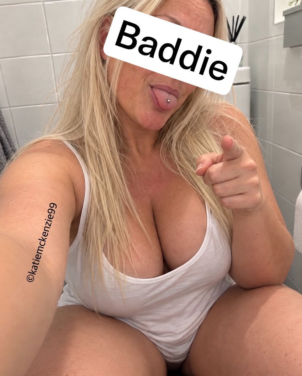 UKB101's tweet photo. You know I only post the baddest of Baddies 😈😈😈
And  @katiemckenzie99 is 💯 one of the hottest 🔥🔥🔥
Those titties are unreal, and that ass is 🤤🤤
Great personality, great banter, unbelievably sexy. Never change 👌👌 https://t.co/VWBiaA9lJZ