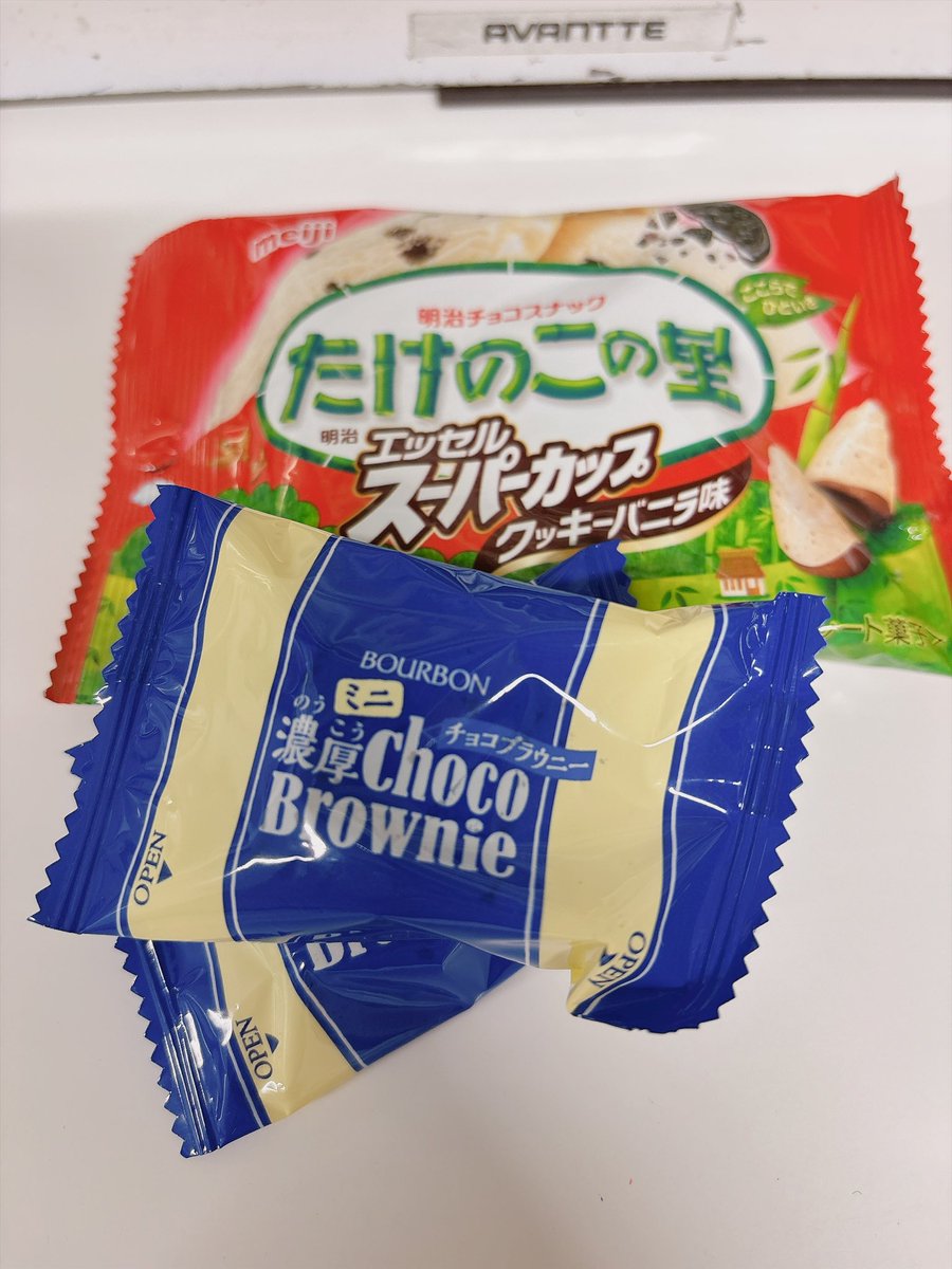 nptttf's tweet photo. 夜勤の看護師さんと、お菓子の交換🥰🫶 https://t.co/ouMm3NO7Ly