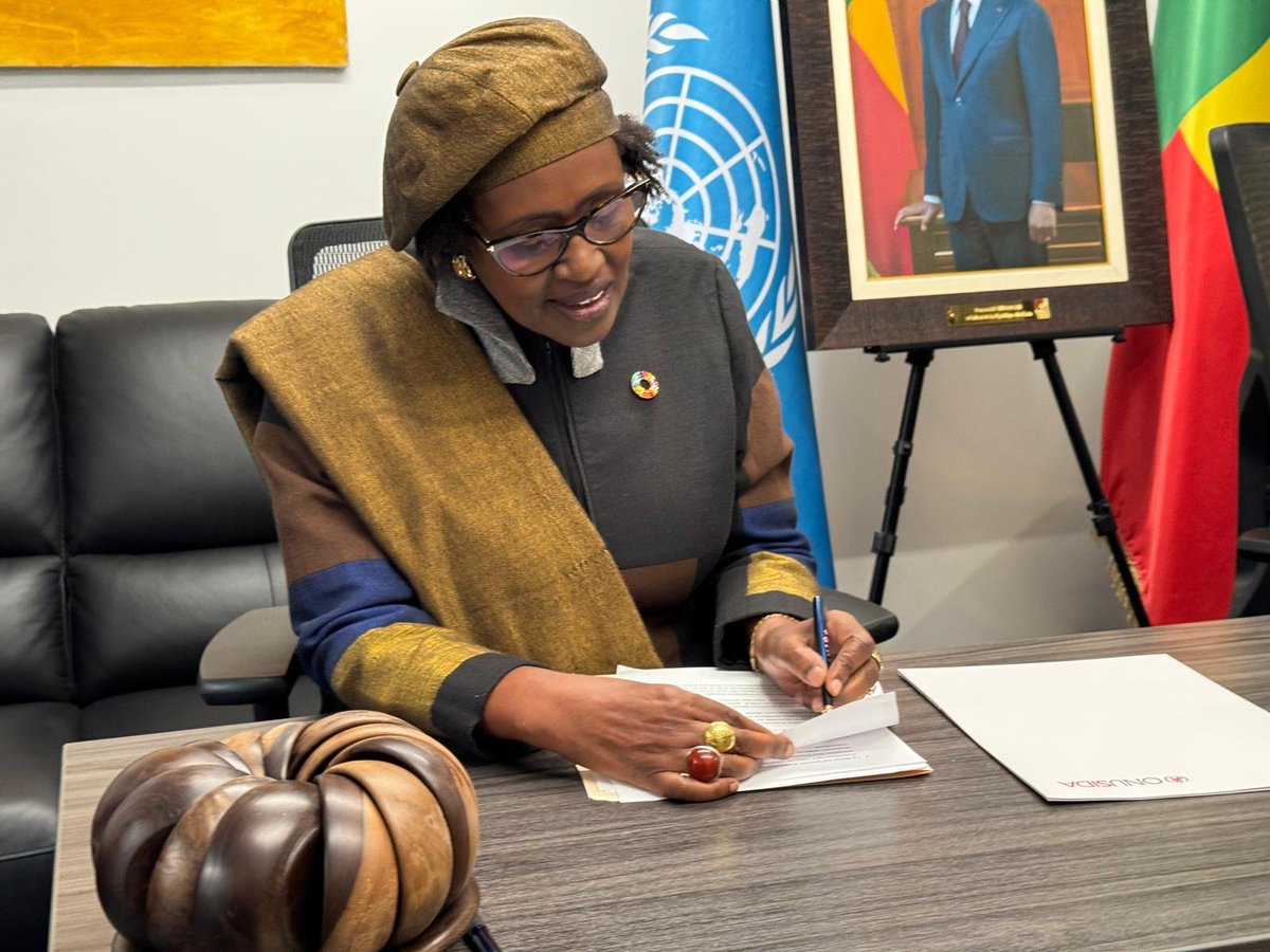 Winnie_Byanyima's tweet photo. So pleased to welcome this generous contribution to @UNAIDS from Benin during #UNGA81. At a time when global health financing is under pressure, 🇧🇯 is sending a clear message: the fight against AIDS is not over. We are deeply grateful for this partnership, which will help protect hard-won gains, accelerate progress towards ending AIDS and ensure that no one is left behind. #UnitedToEndAIDS @gouvbenin
🔗 https://t.co/p1WDB1C86T