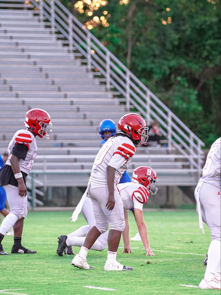 caleb4youngen's tweet photo. 2nd game of my freshman season

group tackles:6
self tackles:3 https://t.co/cbfhrQvApI