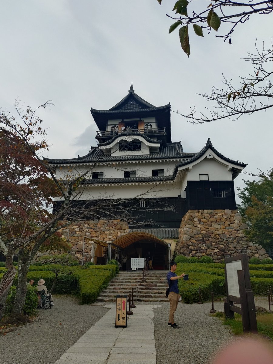 dangerkaien's tweet photo. 国宝３つ目
松本城も彦根城も犬山城も好き。
滋賀県ジワる（笑） https://t.co/NuXPcmms2o
